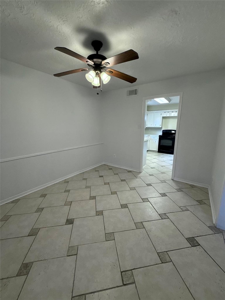 17719 Windy Point Drive - Photo 6