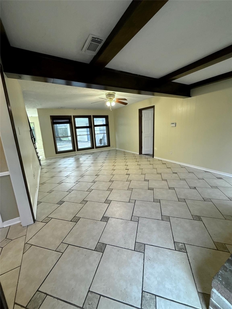 17719 Windy Point Drive - Photo 4