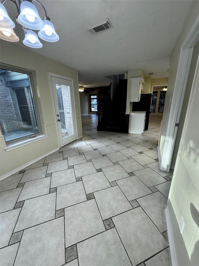 17719 Windy Point Drive - Photo 9