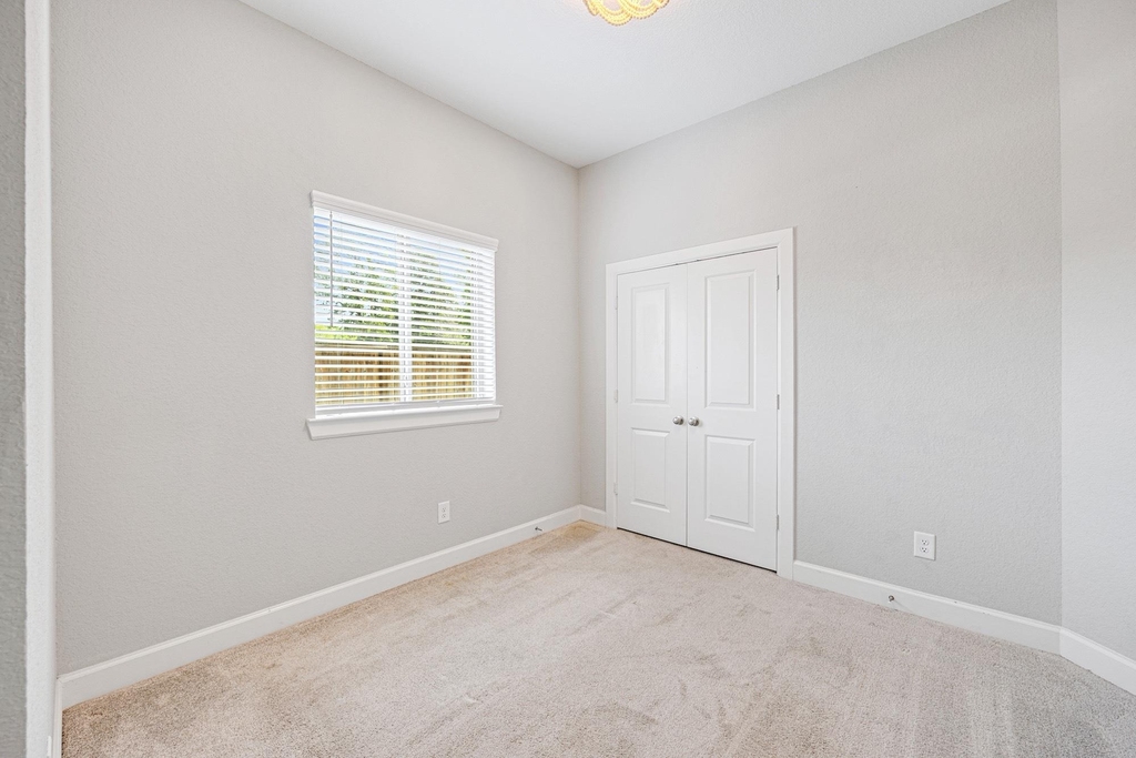 9403 Windward Bluff Way - Photo 16