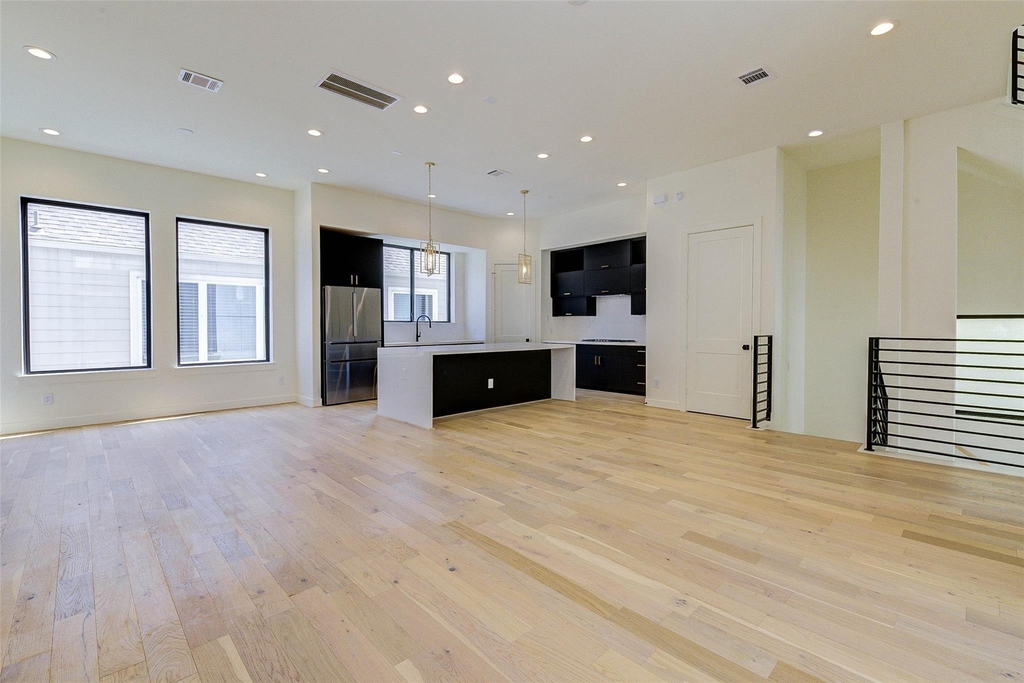 1803 Dunlavy Street - Photo 11