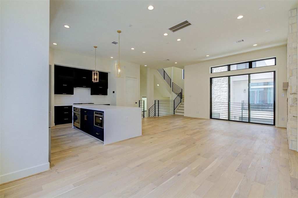 1803 Dunlavy Street - Photo 10