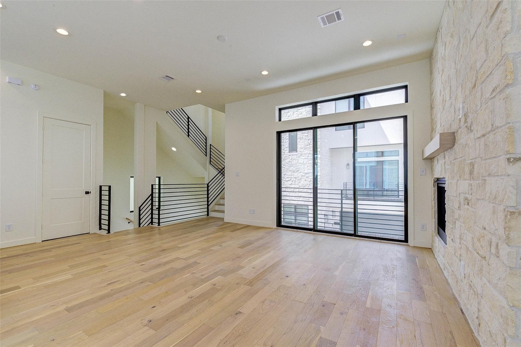 1803 Dunlavy Street - Photo 9