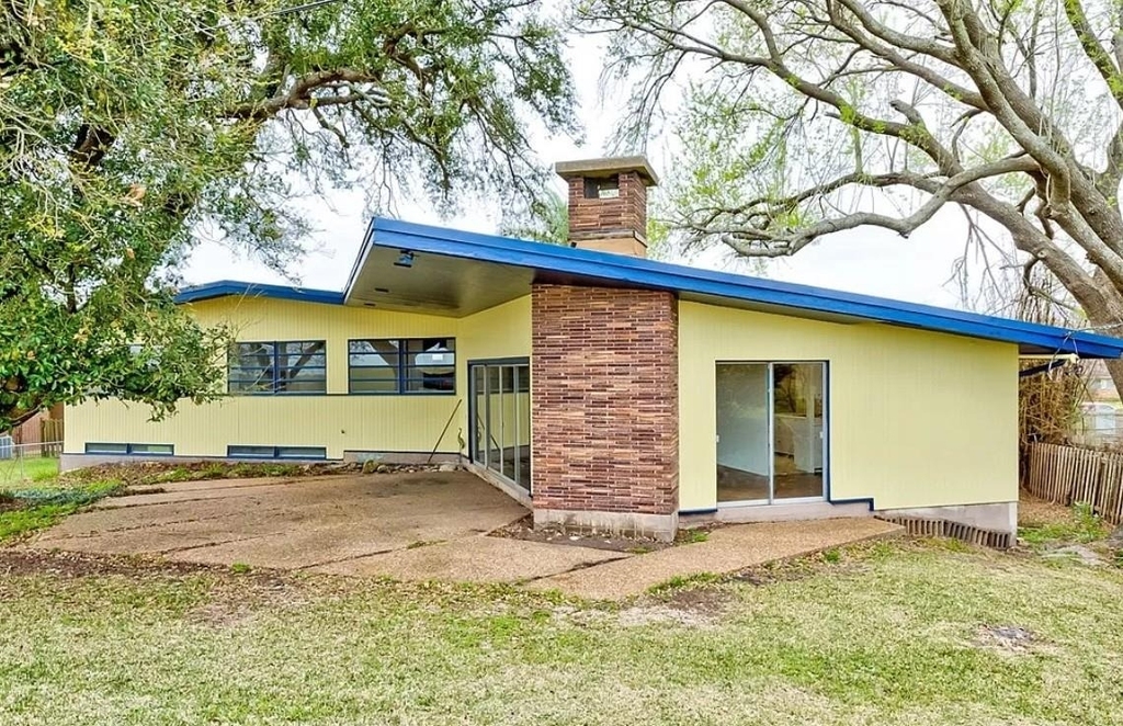 4600 Lakeshore Drive - Photo 33