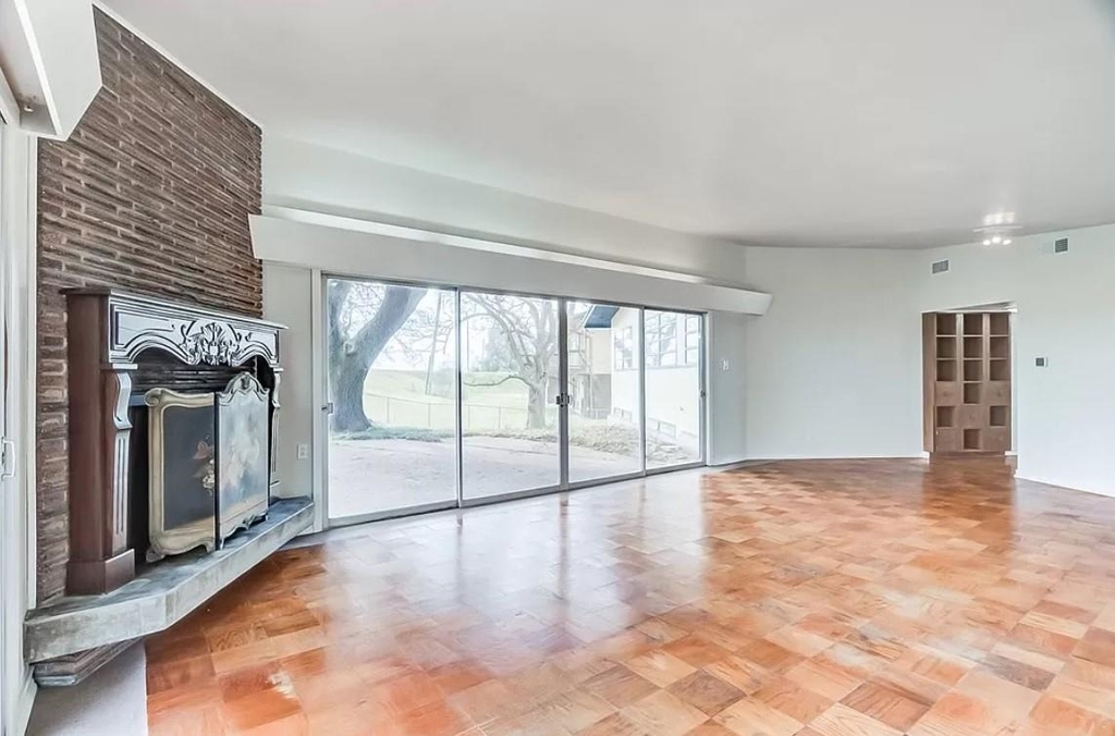 4600 Lakeshore Drive - Photo 14