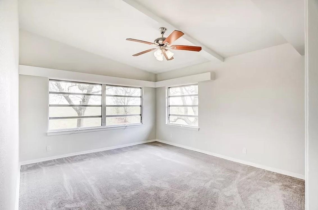 4600 Lakeshore Drive - Photo 21