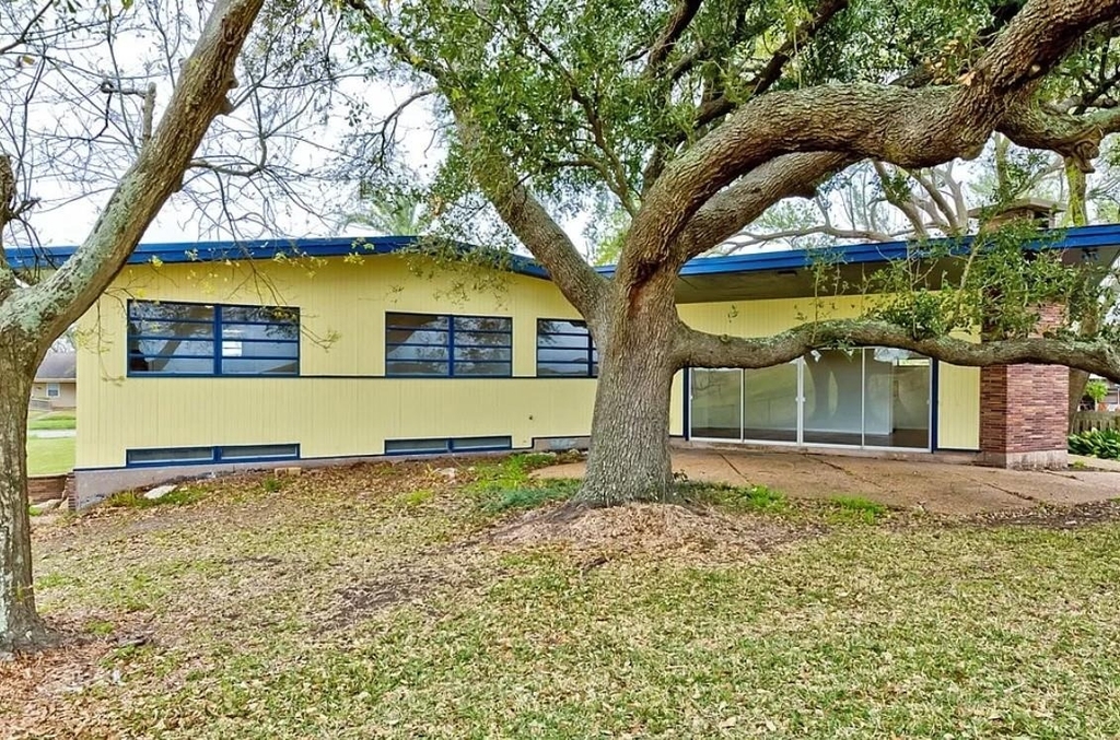 4600 Lakeshore Drive - Photo 32