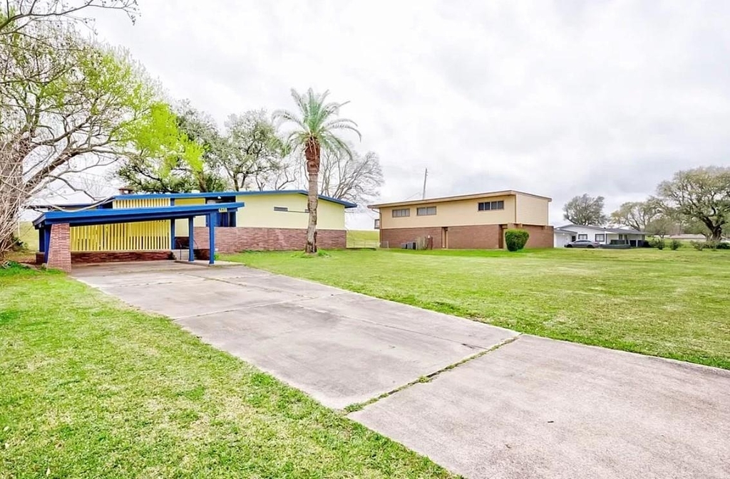 4600 Lakeshore Drive - Photo 1