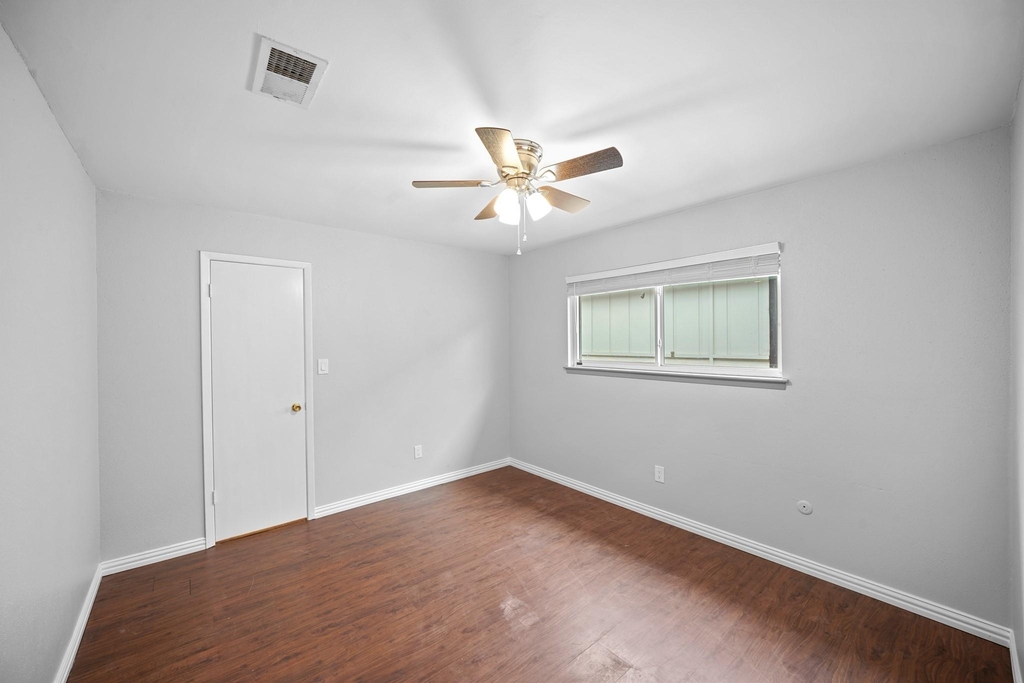 6214 Gladewell Drive - Photo 17