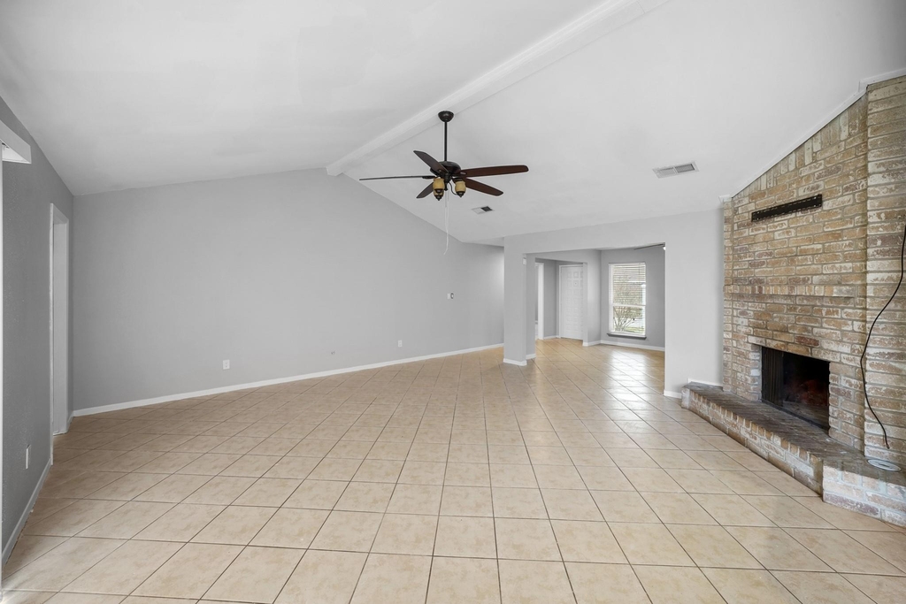 6214 Gladewell Drive - Photo 4
