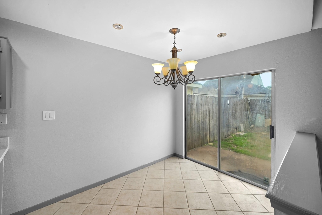 6214 Gladewell Drive - Photo 7