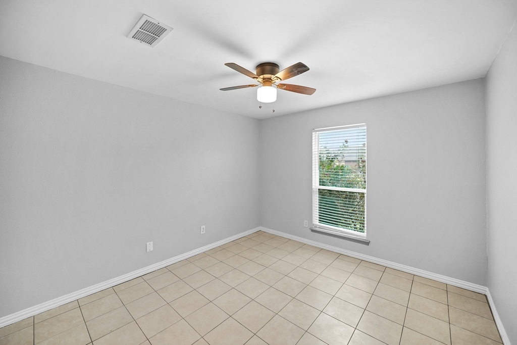 6214 Gladewell Drive - Photo 15