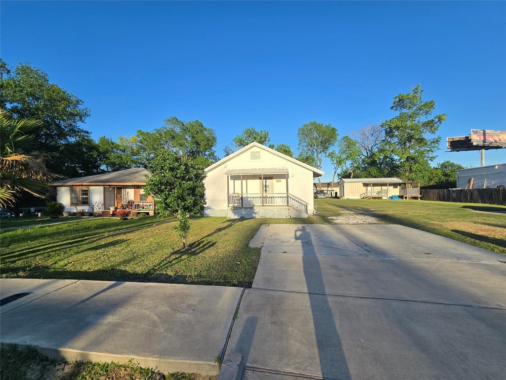 19736 Dunbar Avenue - Photo 1