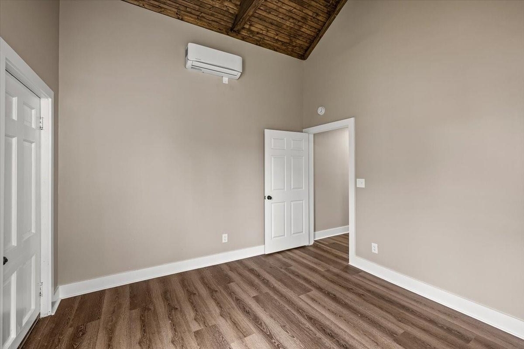 1724 Winnie Street - Photo 10