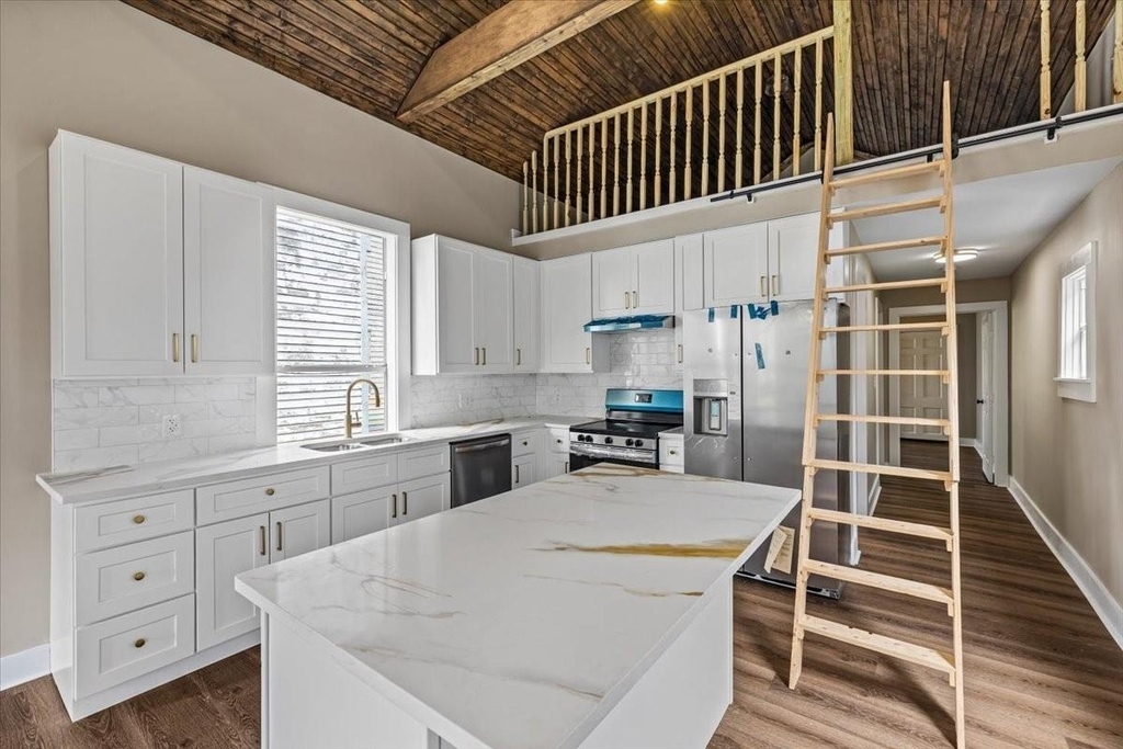 1724 Winnie Street - Photo 4