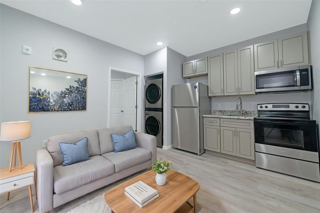 805 Avenue K - Photo 2