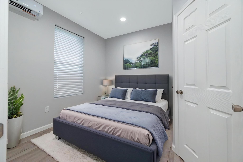 805 Avenue K - Photo 3