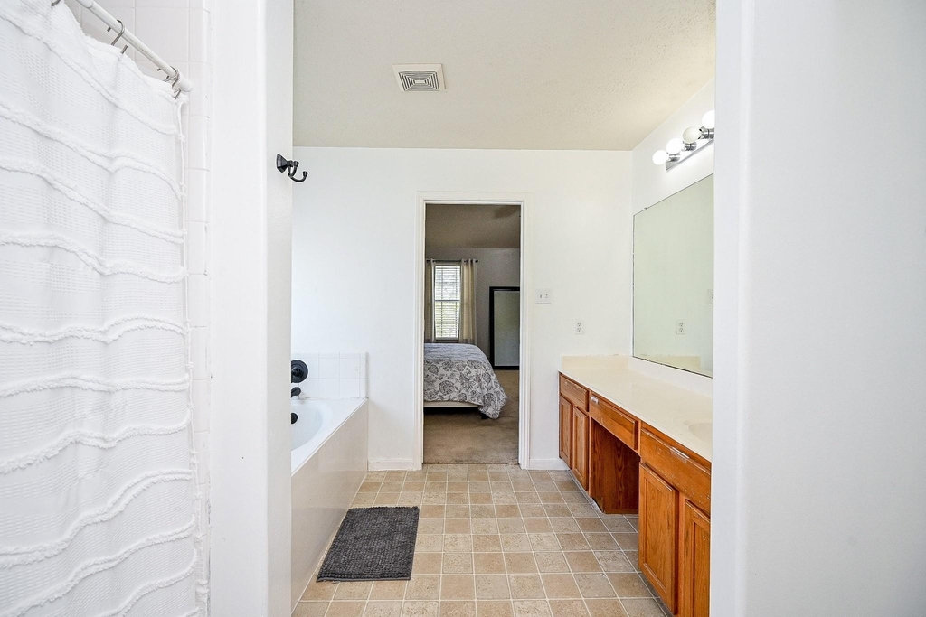 2534 Halstead Drive - Photo 28