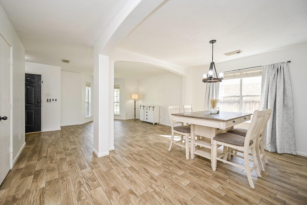 2534 Halstead Drive - Photo 6