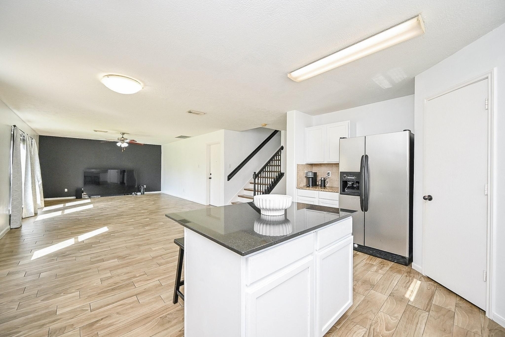 2534 Halstead Drive - Photo 14