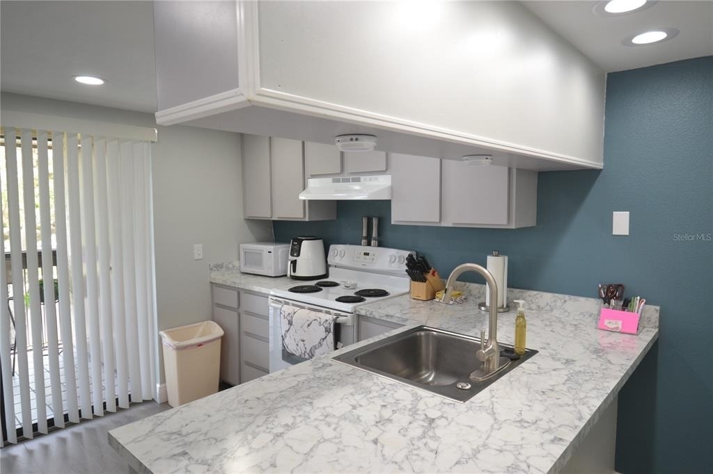 284 Woodlake Wynde - Photo 3