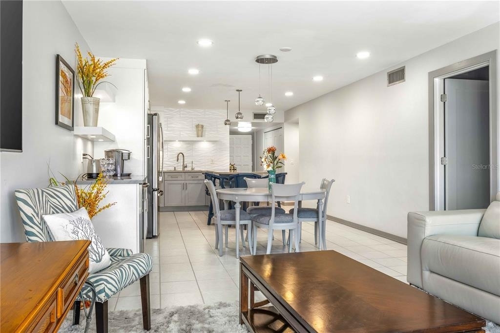 105 Island Way - Photo 3