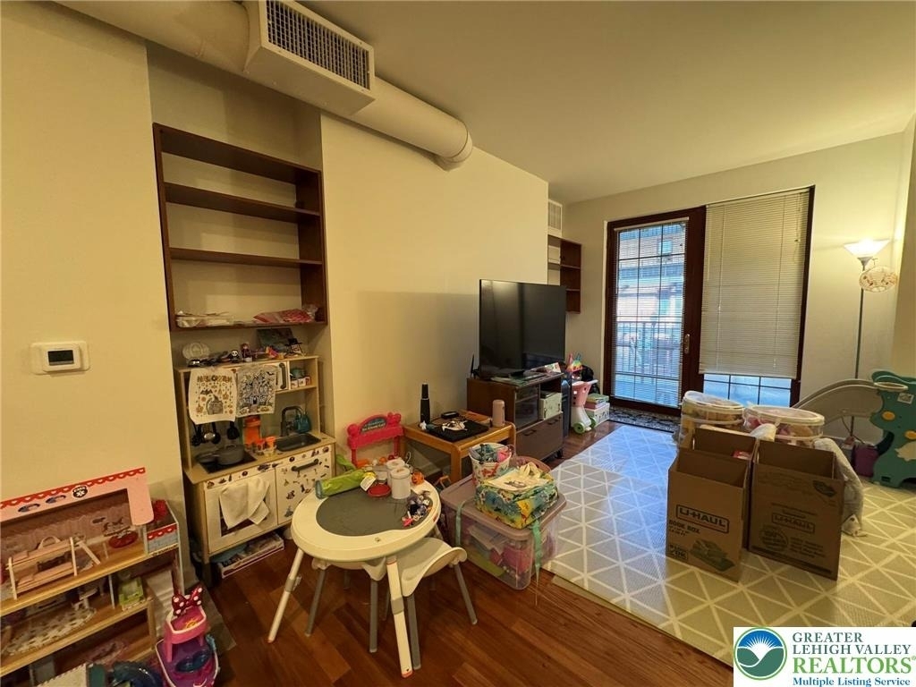 11 W 2nd Street - Photo 4