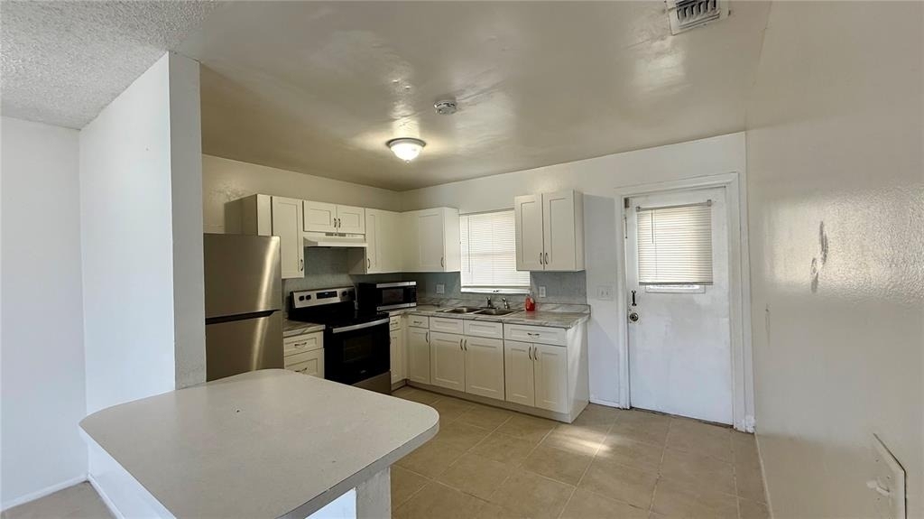325 W Pierce Street - Photo 5