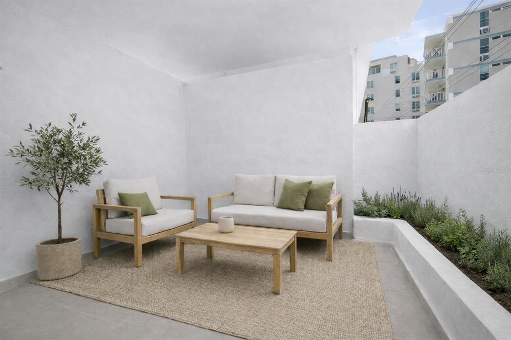 1366 Wilson Ave - Photo 3
