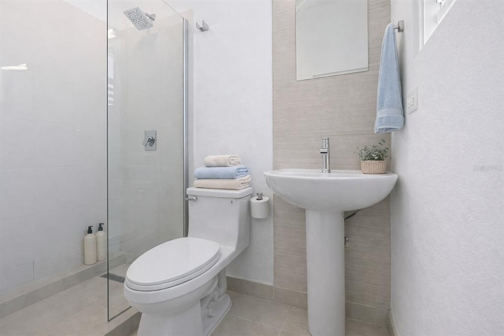 1366 Wilson Ave - Photo 9
