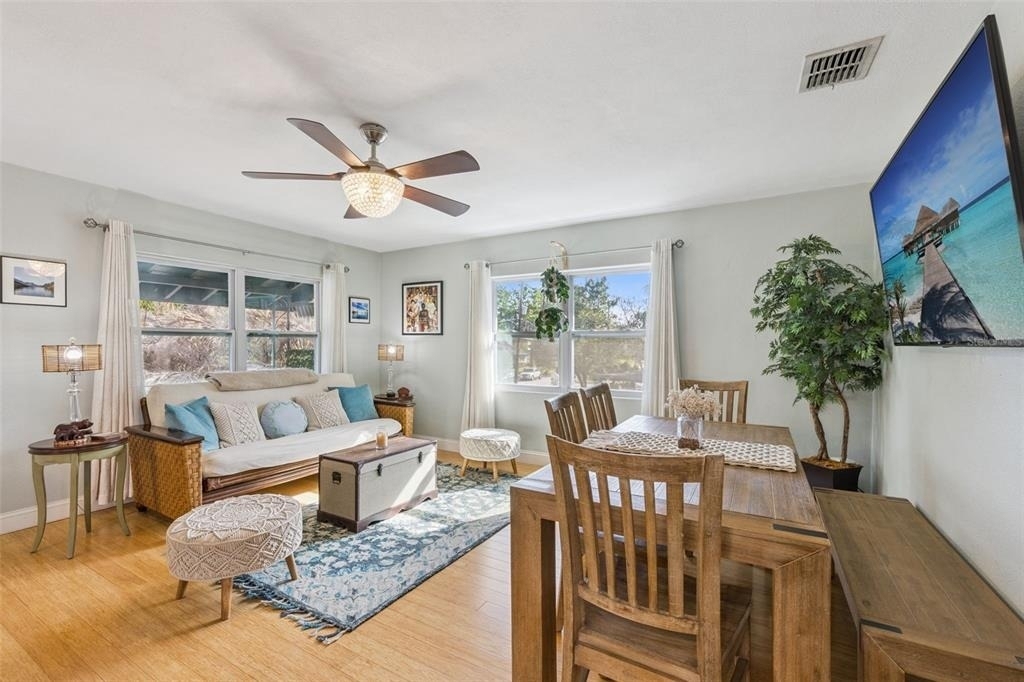 124 E Harding Street - Photo 5