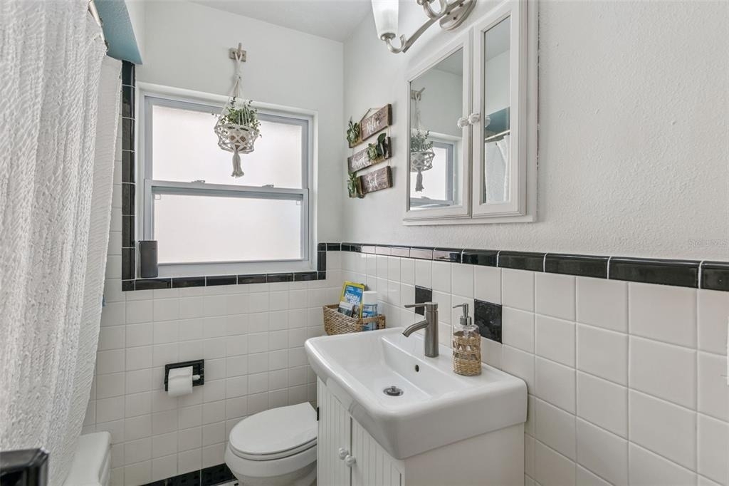 124 E Harding Street - Photo 15