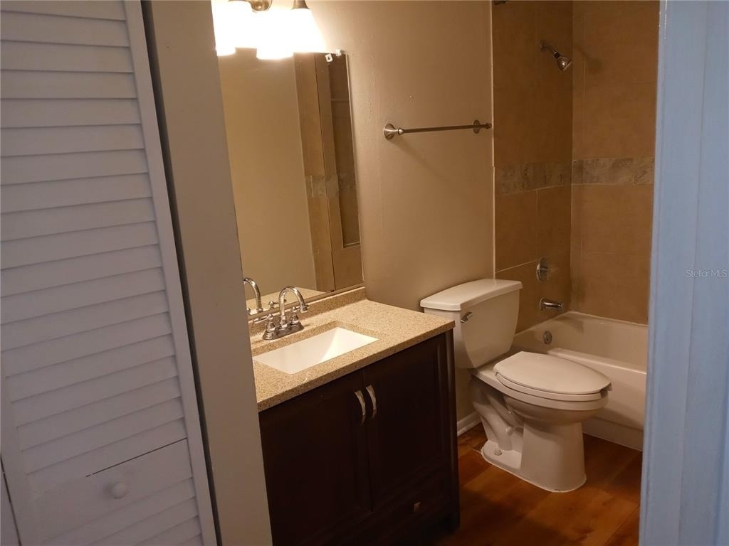216 Afton Square - Photo 17