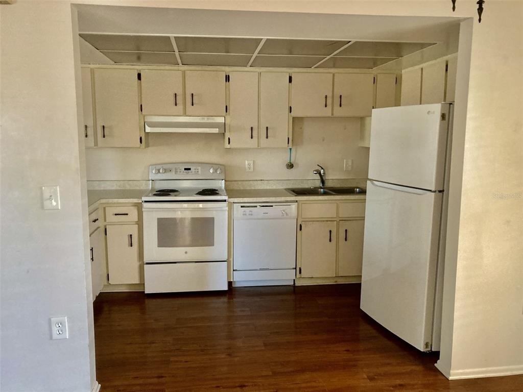 5008 Manatee Avenue W - Photo 5