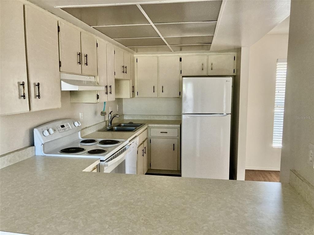 5008 Manatee Avenue W - Photo 4