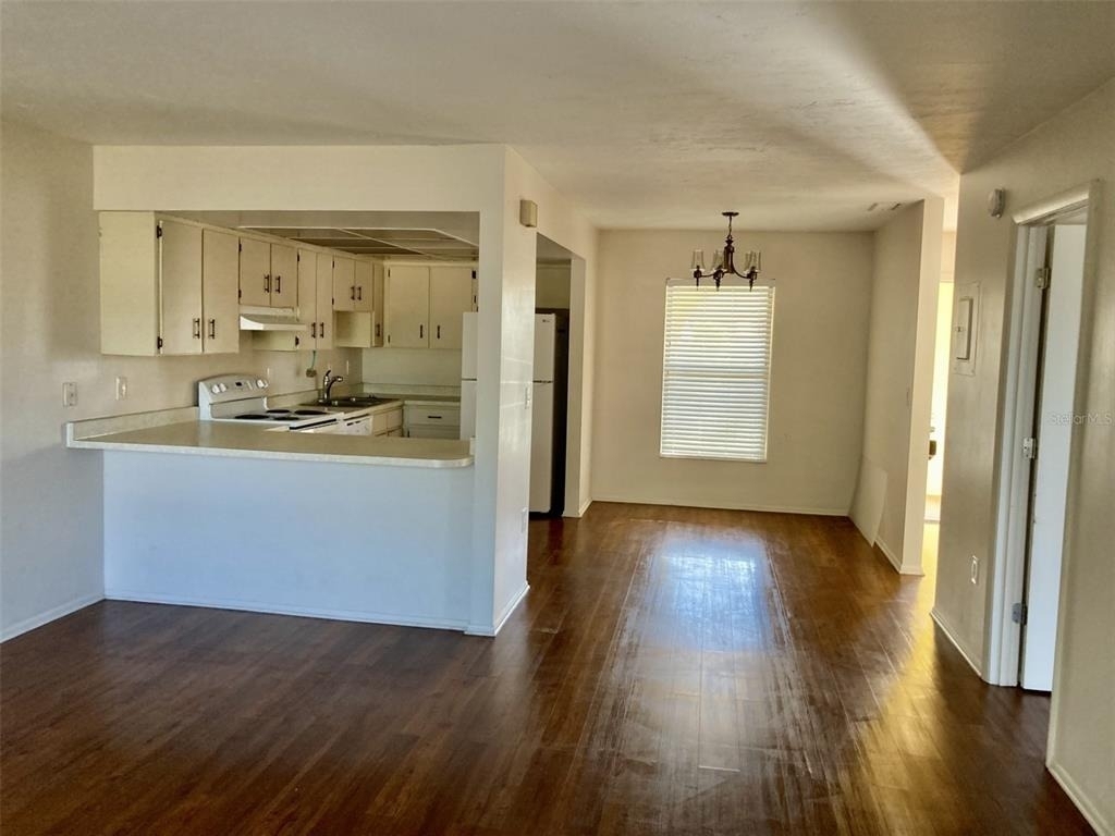5008 Manatee Avenue W - Photo 3