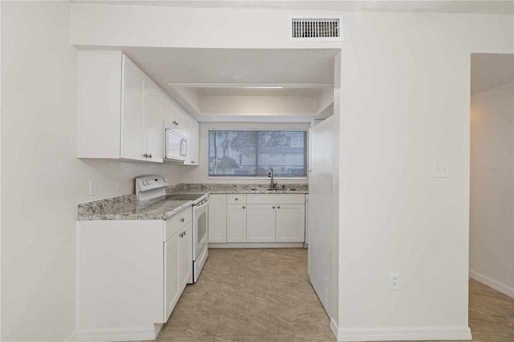3569 Bee Ridge - Photo 9