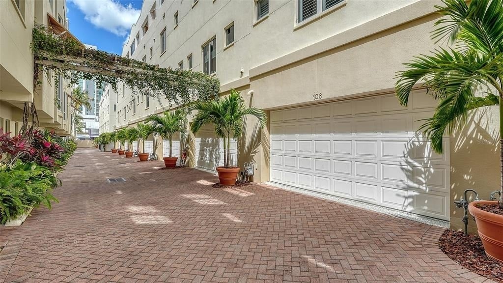 235 Cocoanut Avenue - Photo 46