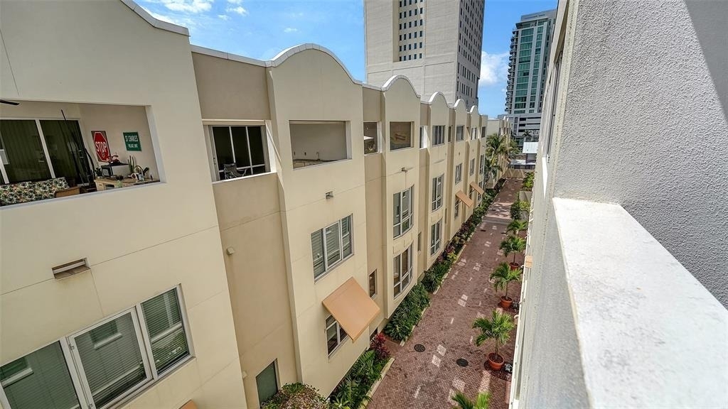 235 Cocoanut Avenue - Photo 43