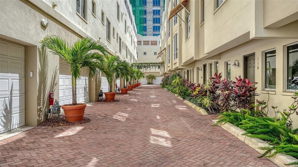 235 Cocoanut Avenue - Photo 44