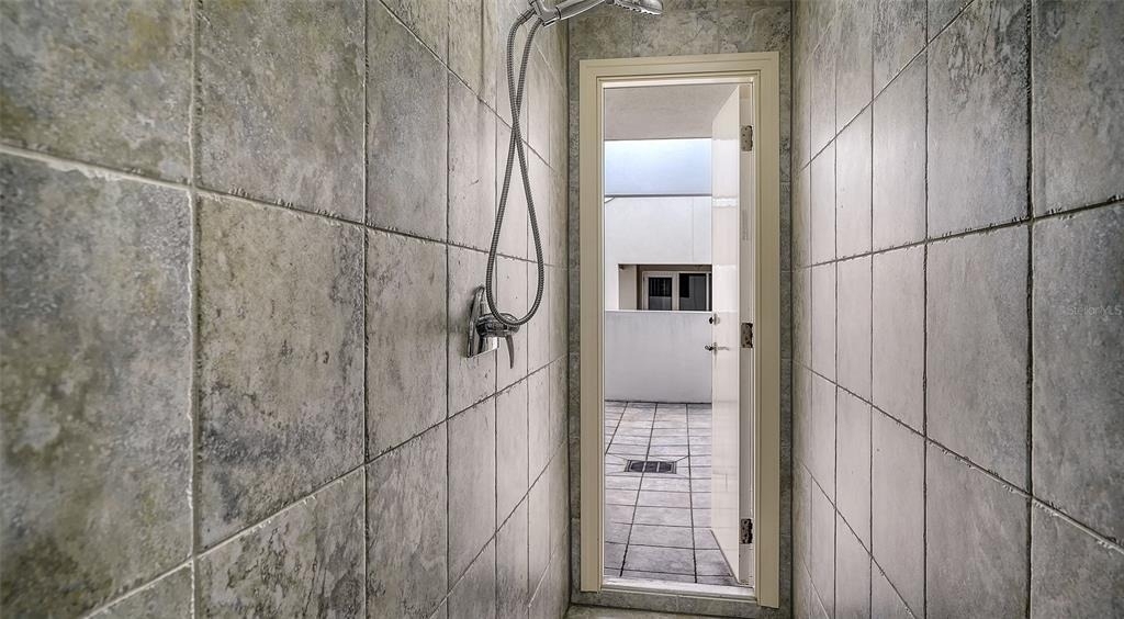 235 Cocoanut Avenue - Photo 32