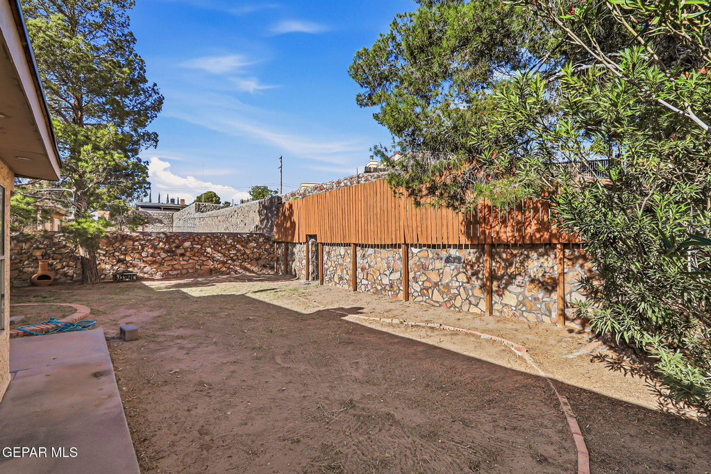 604 La Chapa Avenue - Photo 28