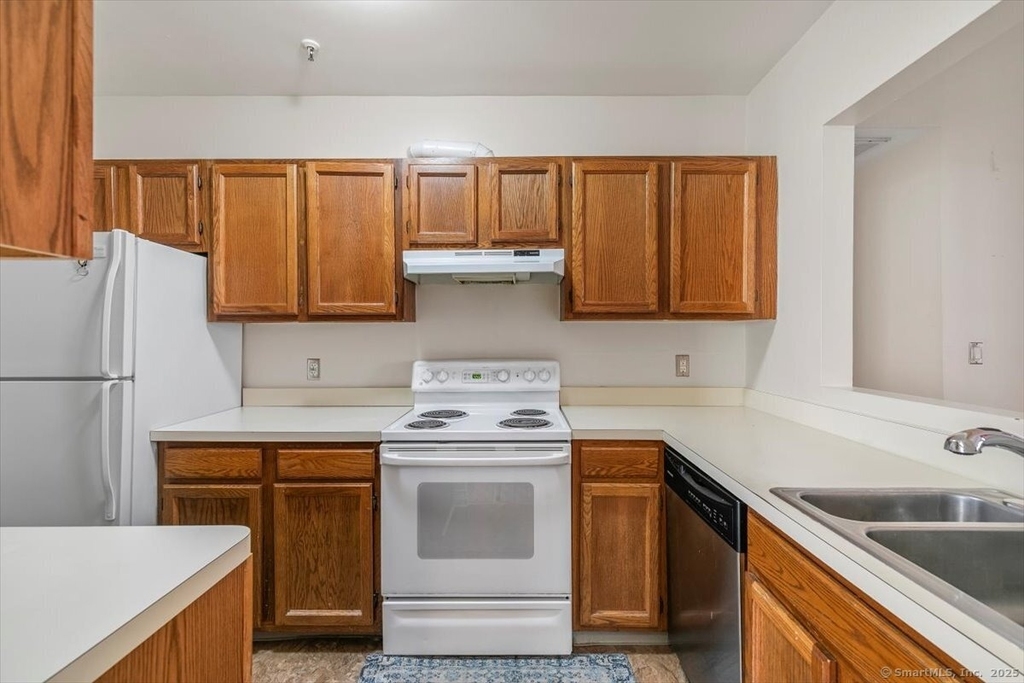 196 Crown Street - Photo 7