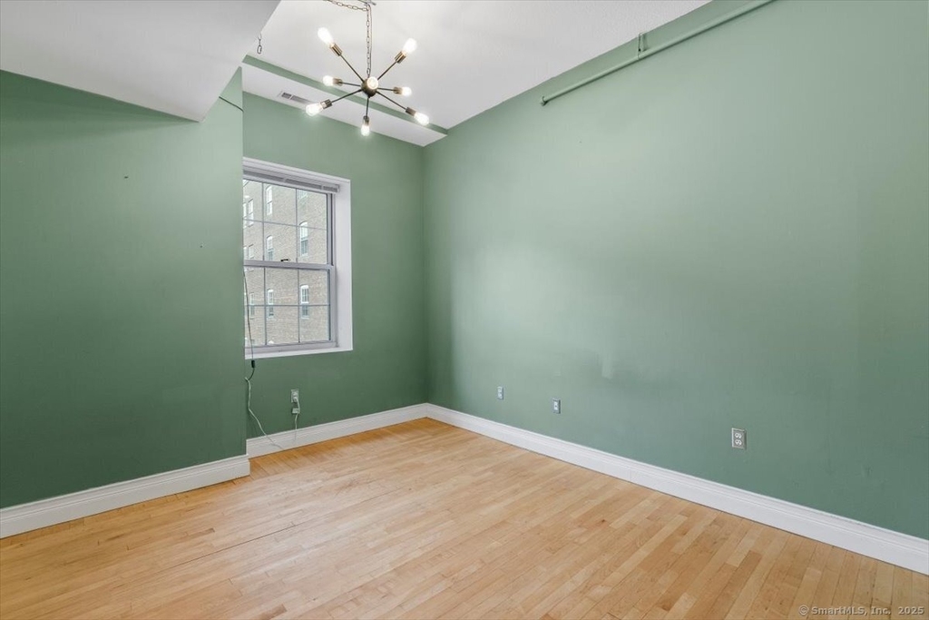 196 Crown Street - Photo 14