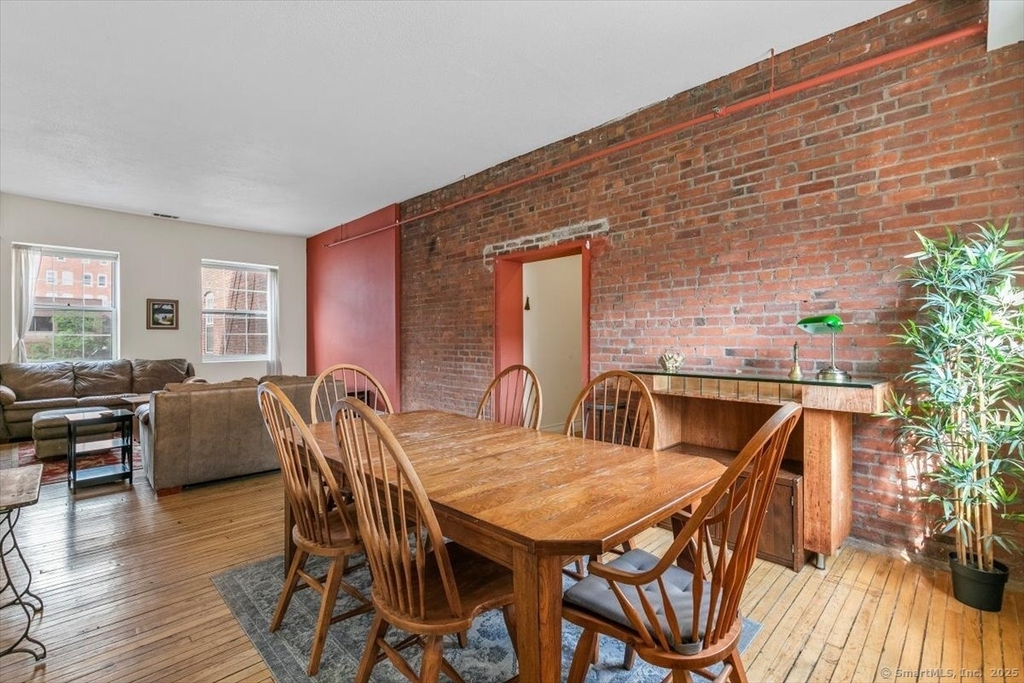 196 Crown Street - Photo 4