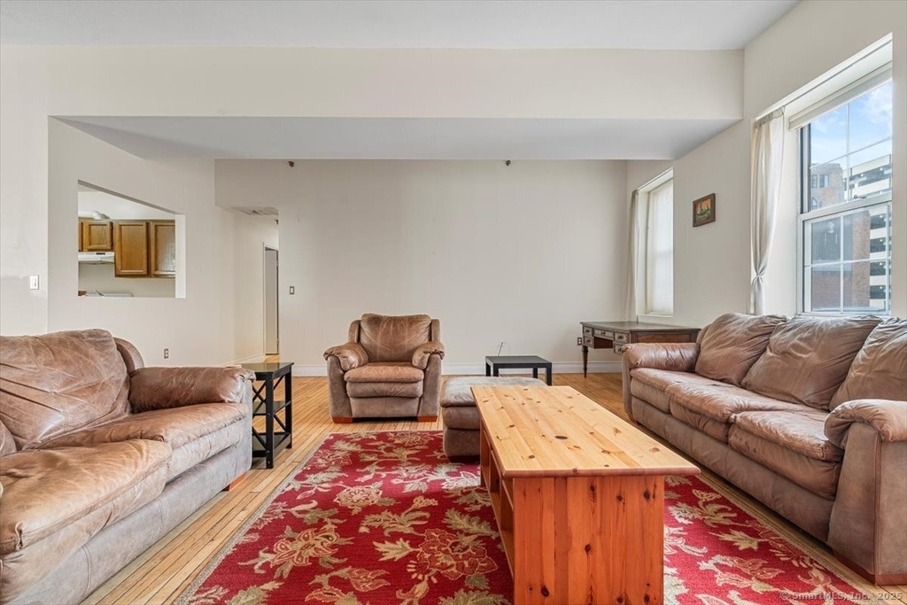 196 Crown Street - Photo 2
