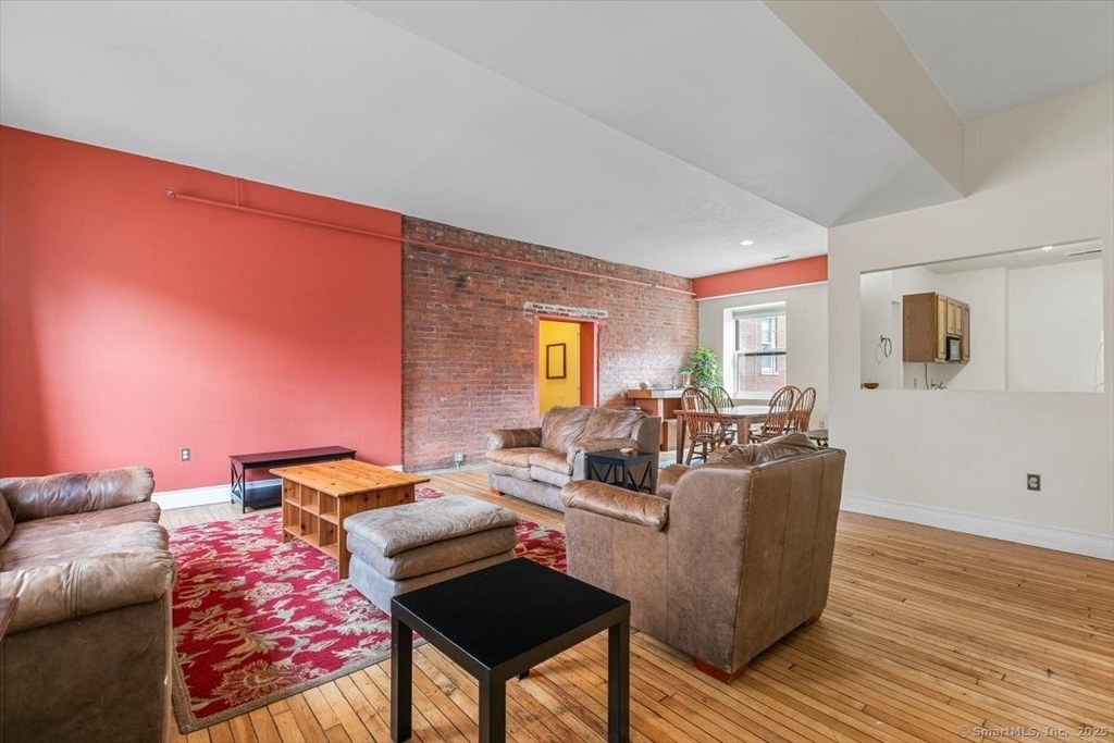 196 Crown Street - Photo 0
