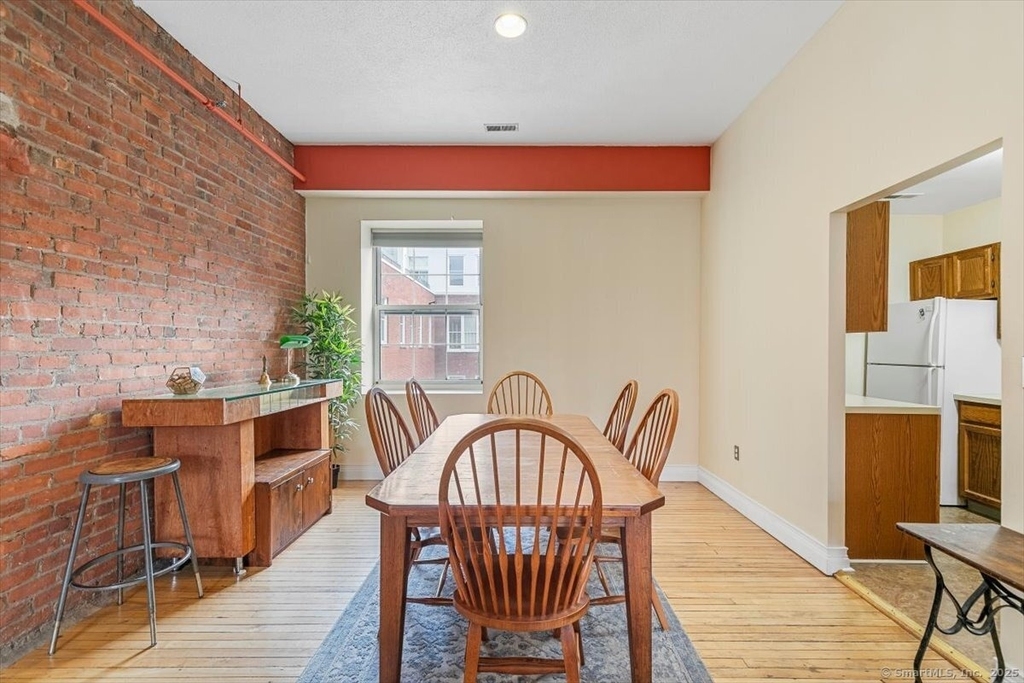 196 Crown Street - Photo 6