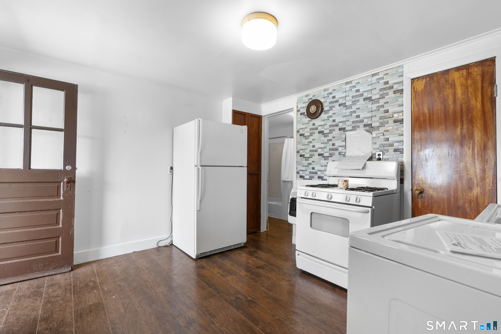 48 Anderson Street - Photo 3