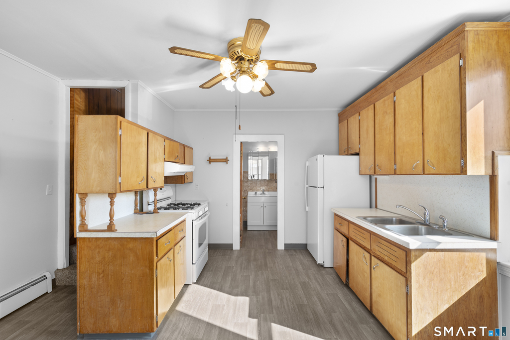 48 Anderson Street - Photo 2
